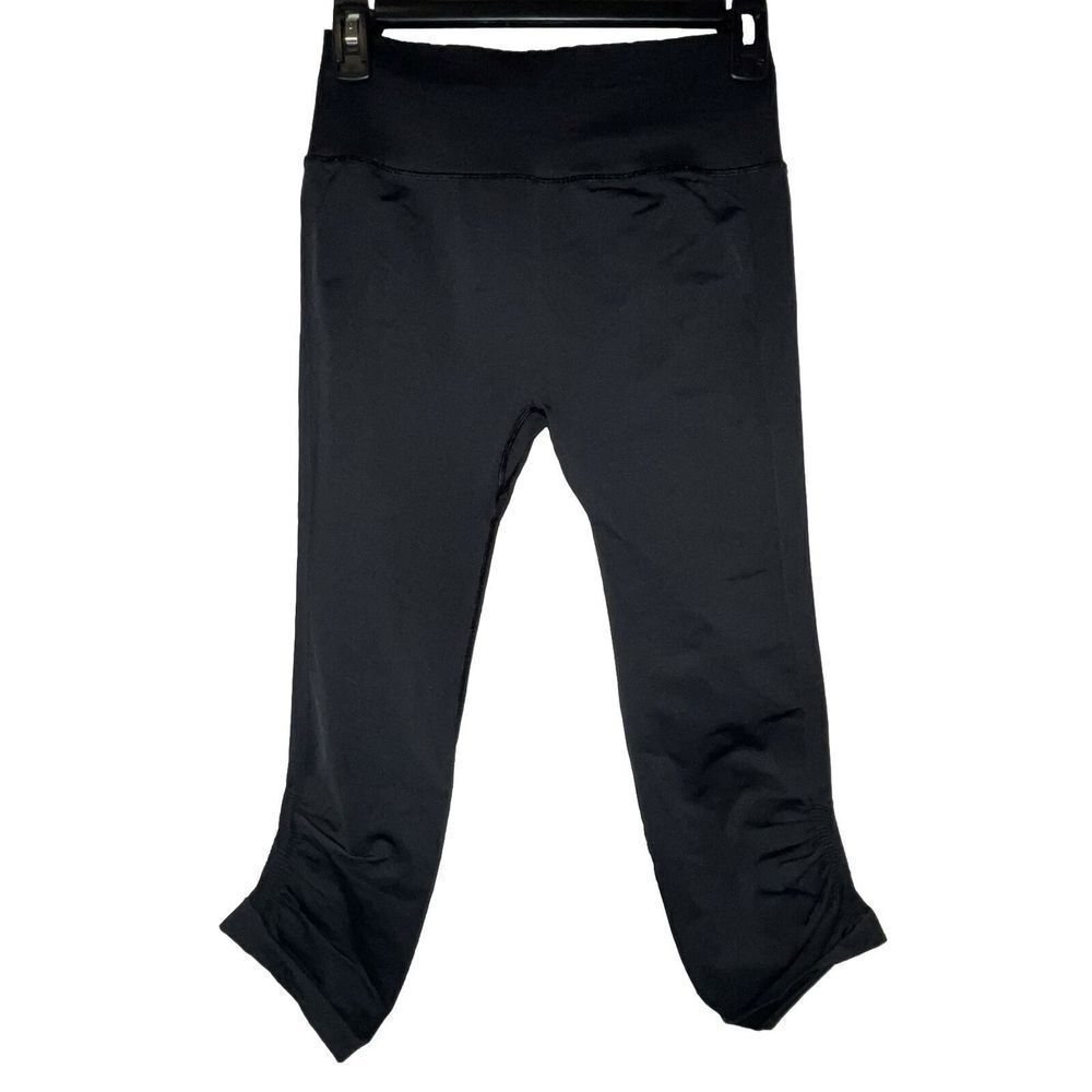 Lululemon Capri Leggings Sz 8 Inseam 20”.
